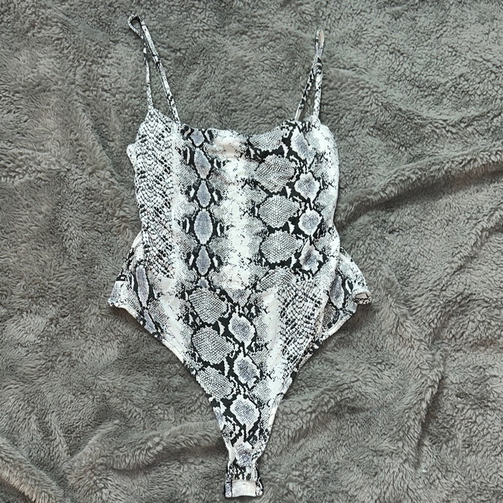 PrettyLittleThing Black and White Bodysuit